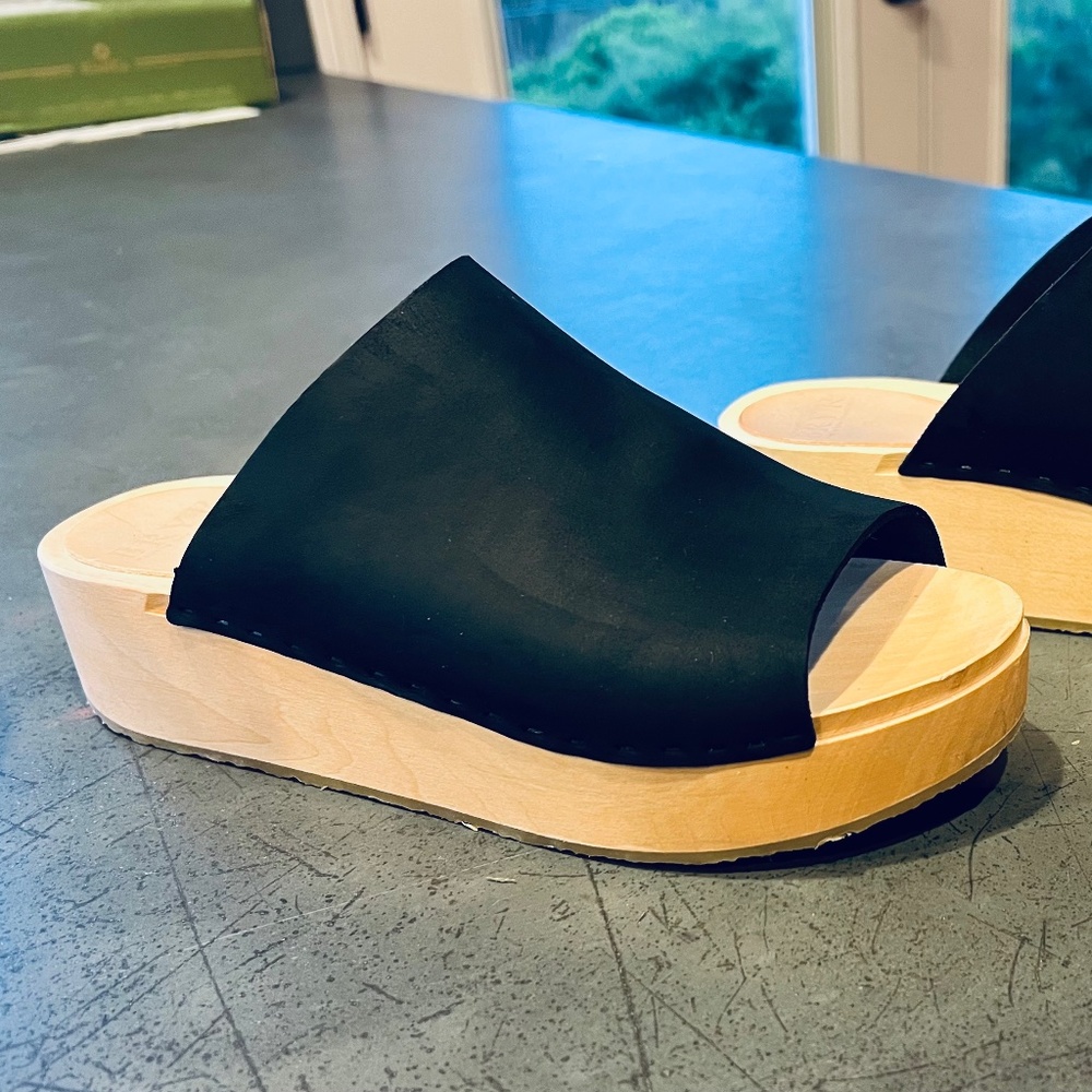 Bryr Clogs Norma in Coal size 38